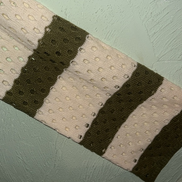 Top - Picture 3 of 5